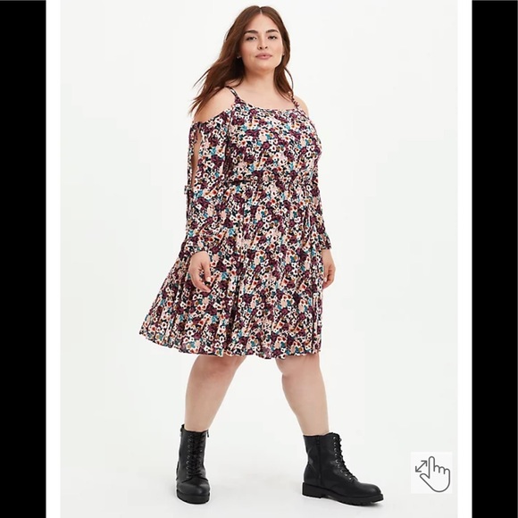 torrid Dresses & Skirts - Torrid Gauze Cold Shoulder Floral Dress